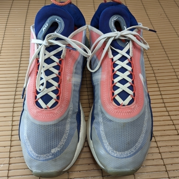 Athletic_Shoes